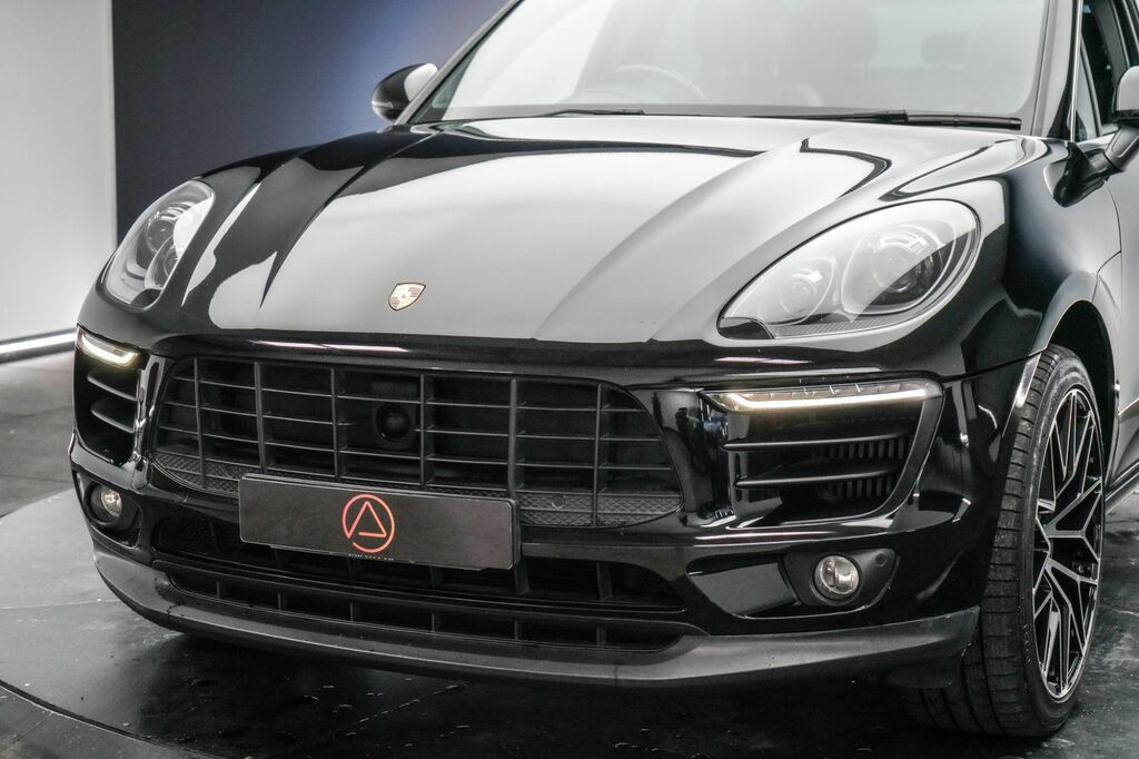 Porsche Macan Turbo Pdk White #15
