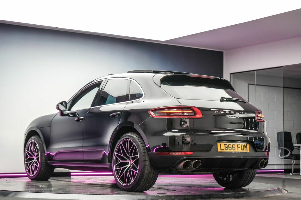 Porsche Macan Turbo Pdk White #28