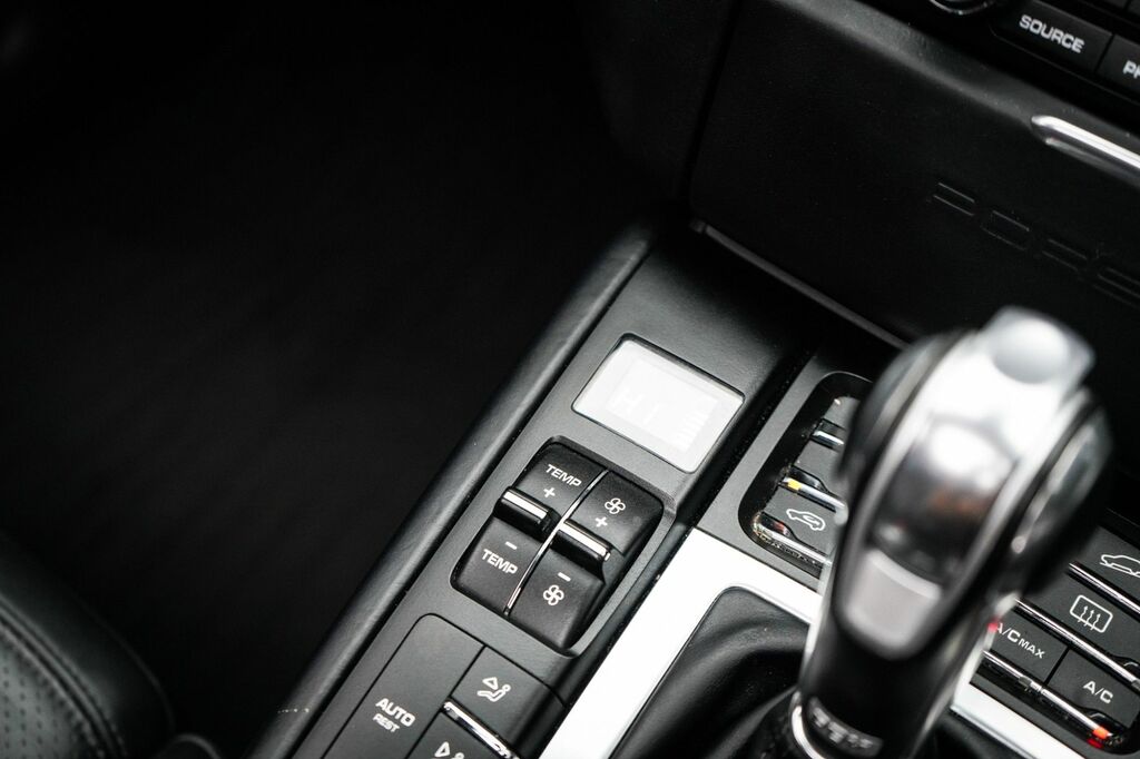 Porsche Macan Turbo Pdk White #46