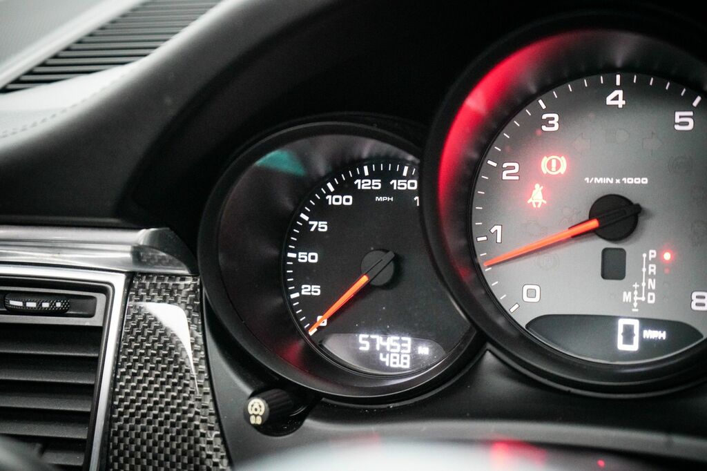 Porsche Macan Turbo Pdk White #41