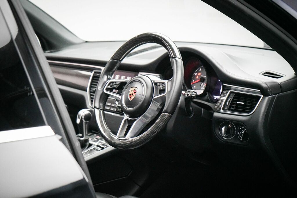 Porsche Macan Turbo Pdk White #30