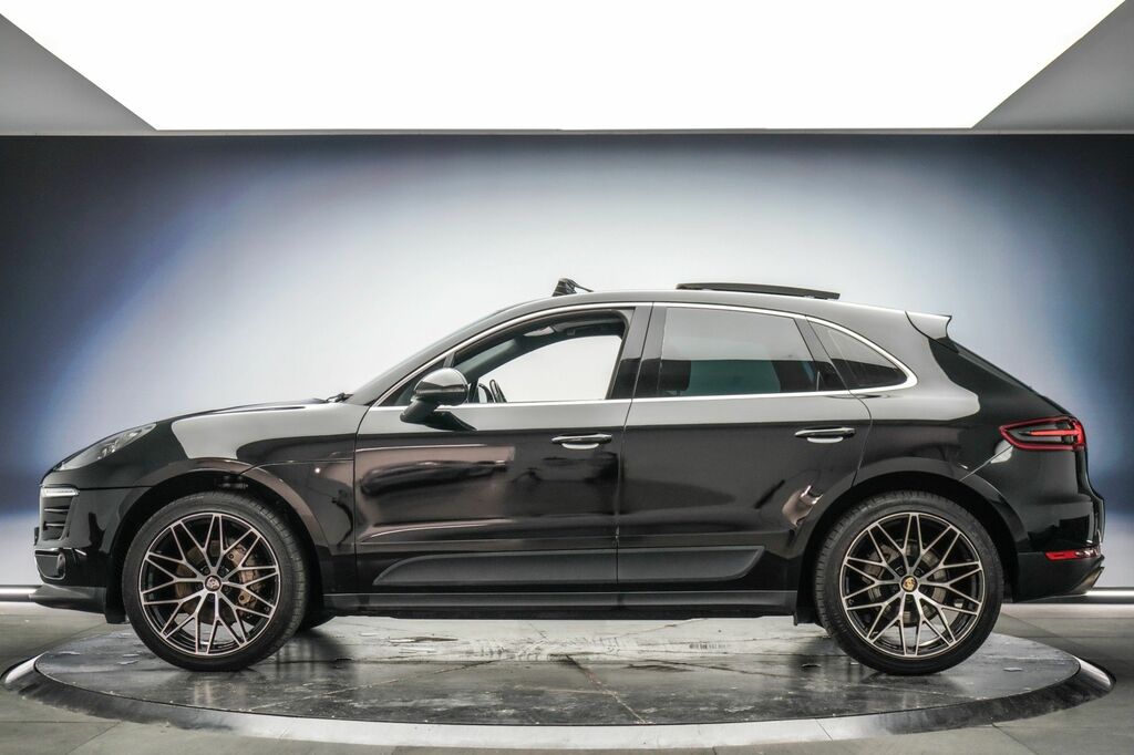 Porsche Macan Turbo Pdk White #19