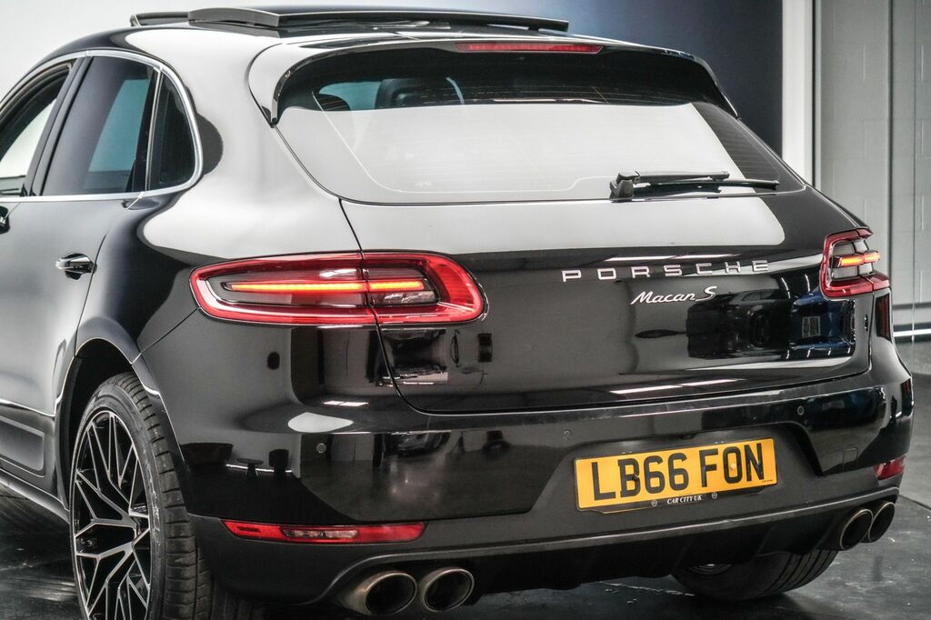 Porsche Macan Turbo Pdk White #17