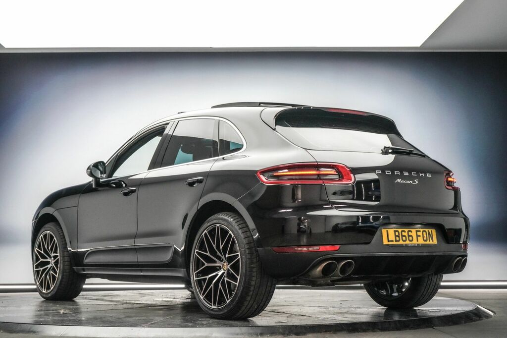 Porsche Macan Turbo Pdk White #9