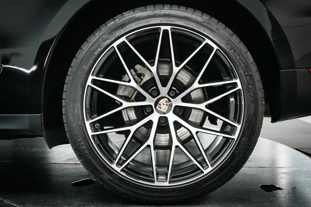Porsche Macan Turbo Pdk White #51