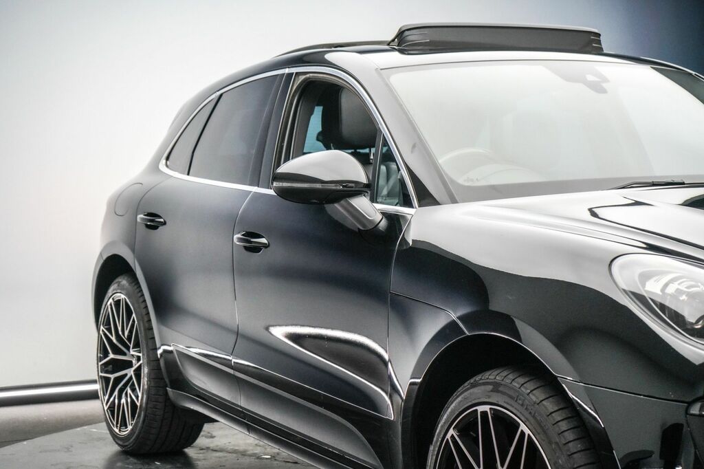 Porsche Macan Turbo Pdk White #23