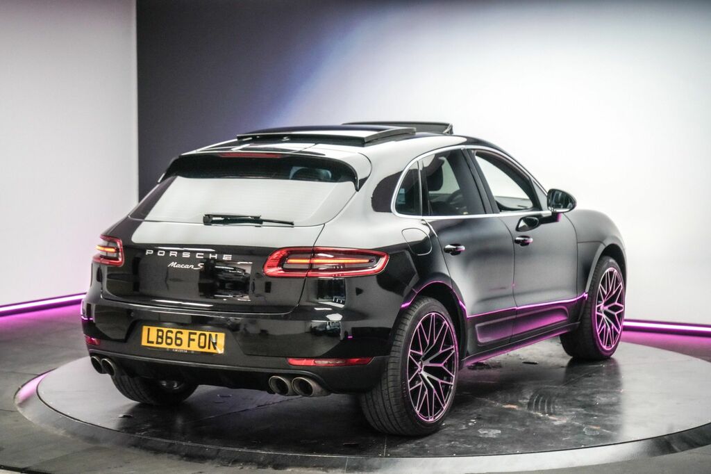 Porsche Macan Turbo Pdk White #26