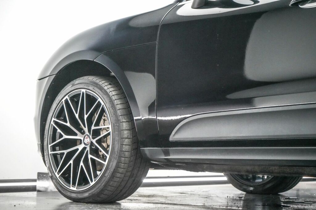 Porsche Macan Turbo Pdk White #10