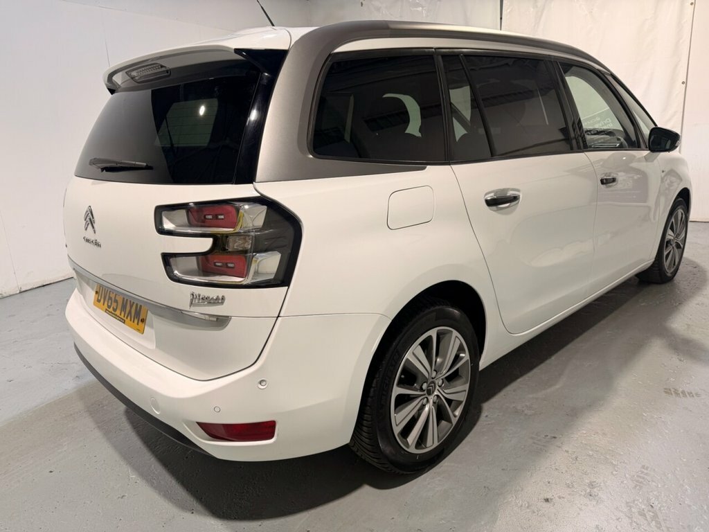 Citroen Grand C4 Picasso 1.6L Exclusive White #5