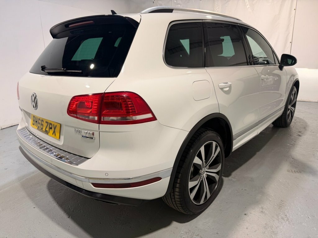 Volkswagen Touareg 3L R-line White #5