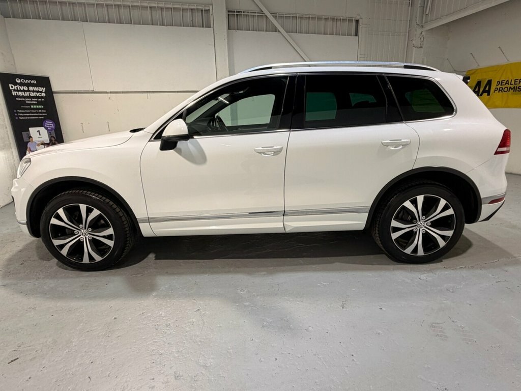 Volkswagen Touareg 3L R-line White #2