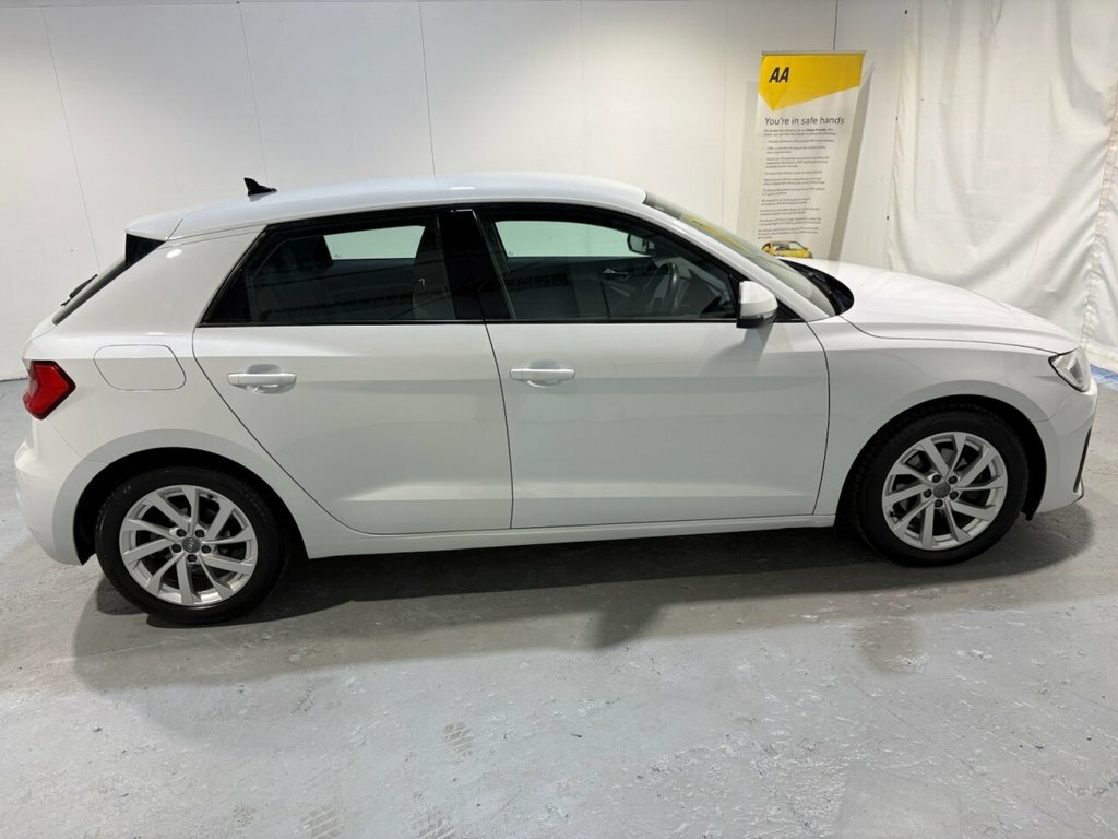 Audi A1 1L Sport BA69PVW White #3