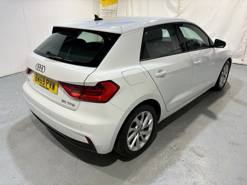 Audi A1 1L Sport BA69PVW White #2