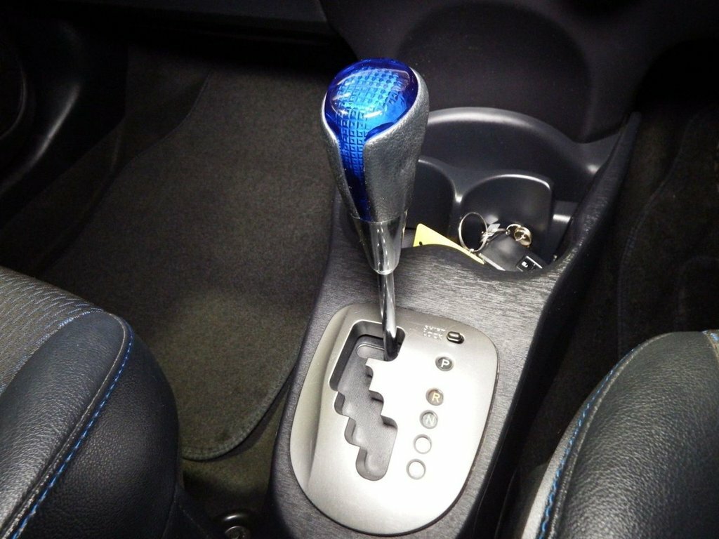 Toyota Yaris 1.5L T Spirit Silver #4