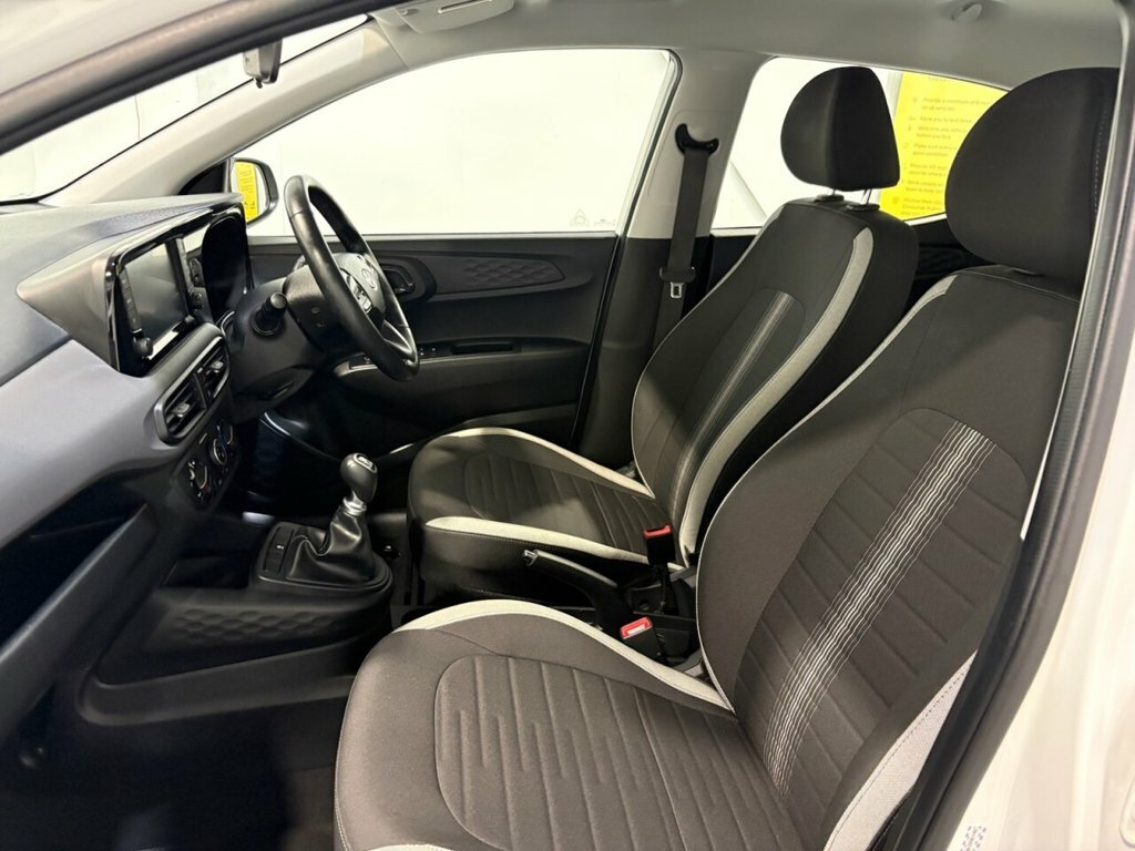 Hyundai I10 1.2 Premium Hatchback Euro 6 S White #20