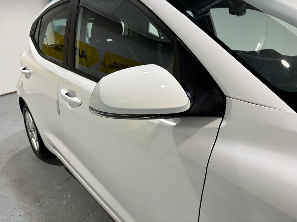Hyundai I10 1.2 Premium Hatchback Euro 6 S White #51
