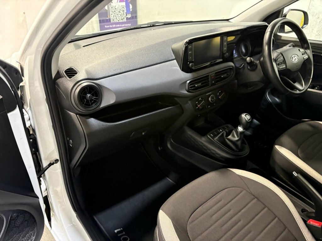 Hyundai I10 1.2 Premium Hatchback Euro 6 S White #22