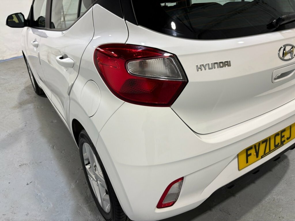 Hyundai I10 1.2 Premium Hatchback Euro 6 S White #28