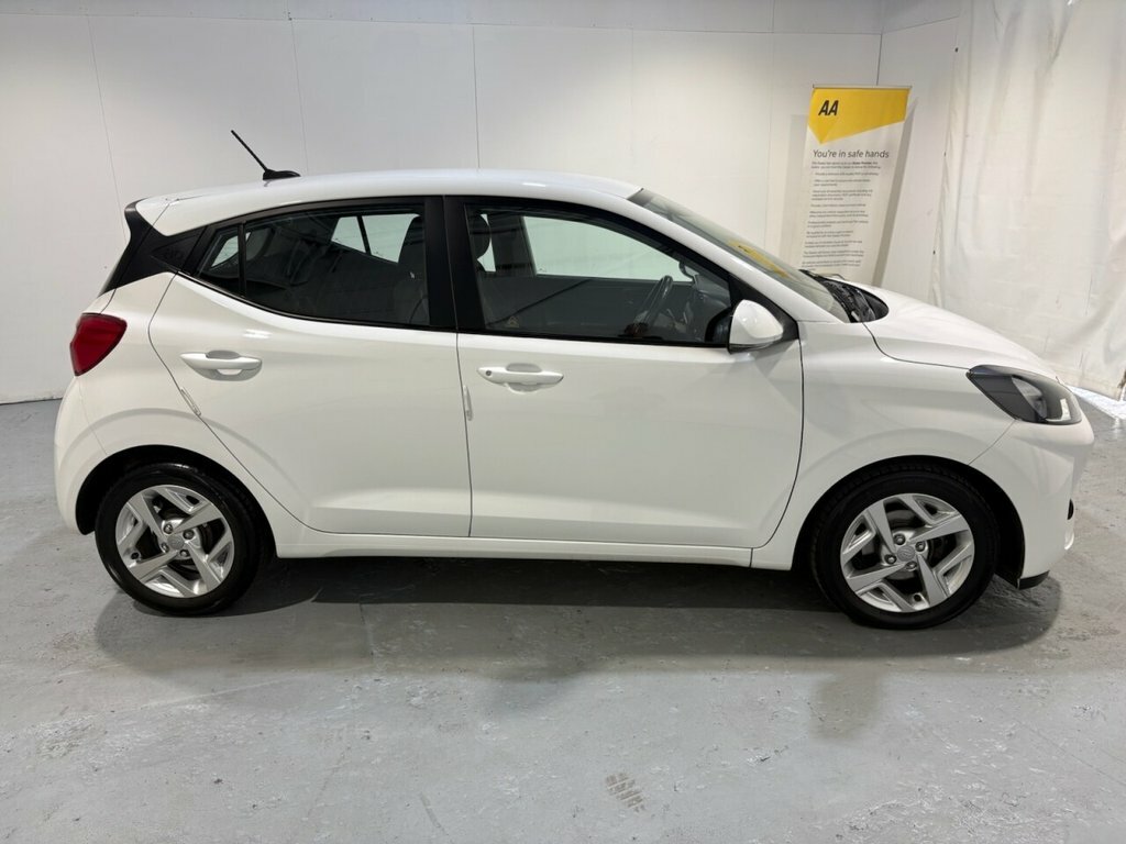 Hyundai I10 1.2 Premium Hatchback Euro 6 S White #54