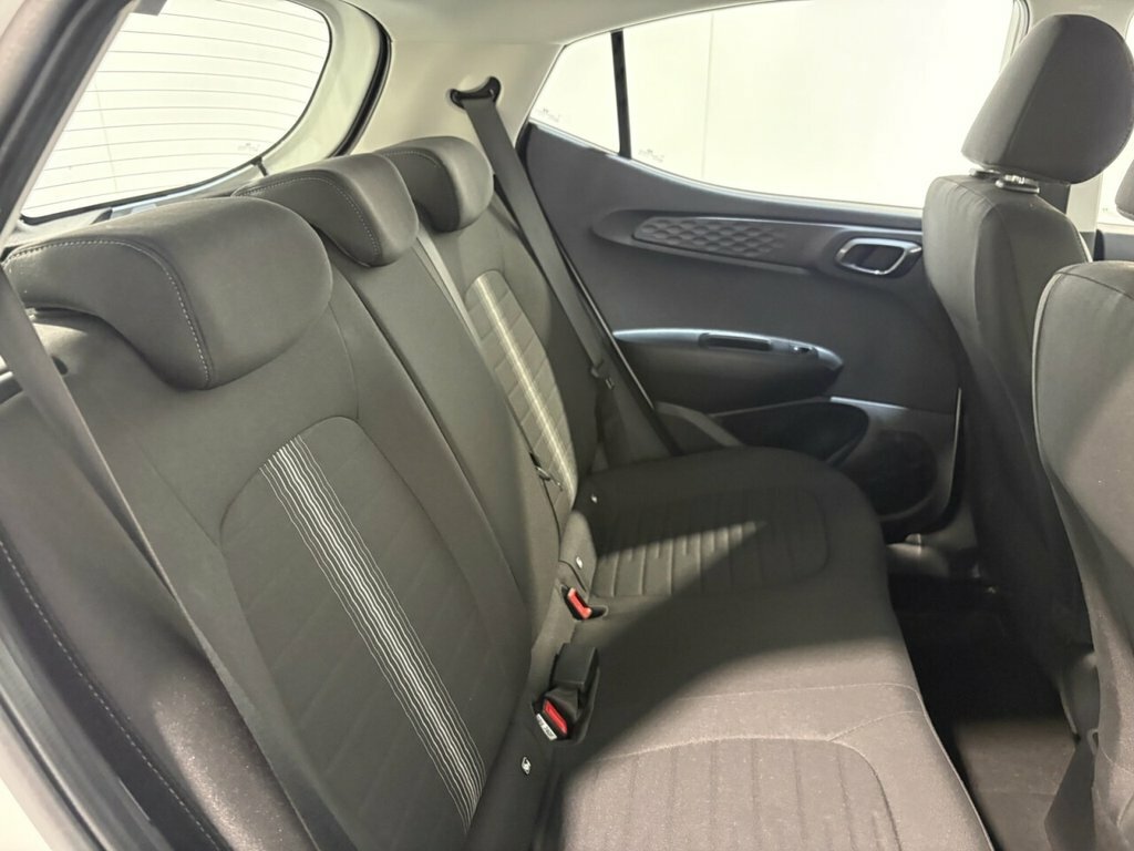 Hyundai I10 1.2 Premium Hatchback Euro 6 S White #44