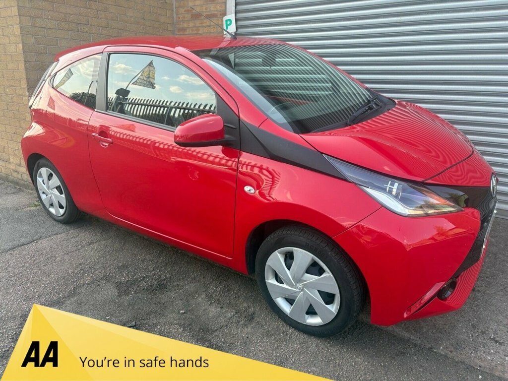 Toyota Aygo 1L X-play Red