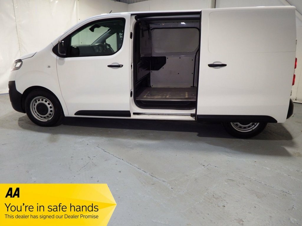 Vauxhall Vivaro 1.5L Dynamic 6Dr White #2