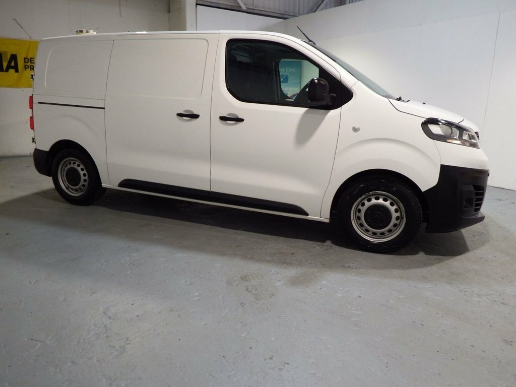 Vauxhall Vivaro 1.5L Dynamic 6Dr White #5