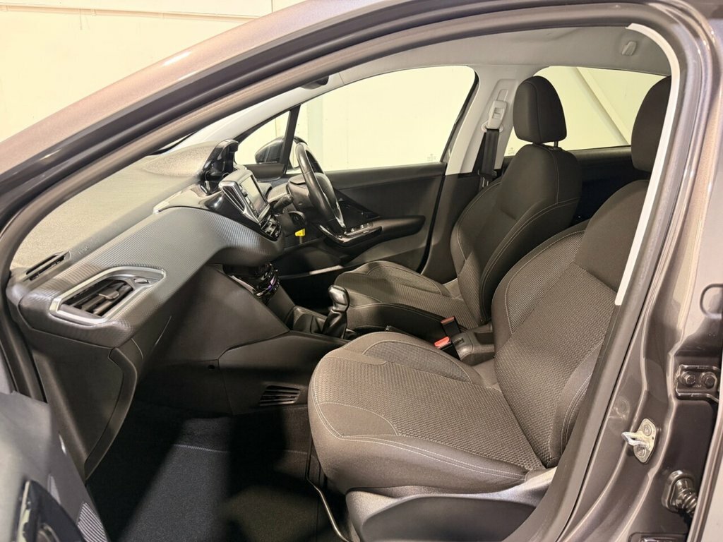 Peugeot 208 1.2L Tech Edition Grey #4