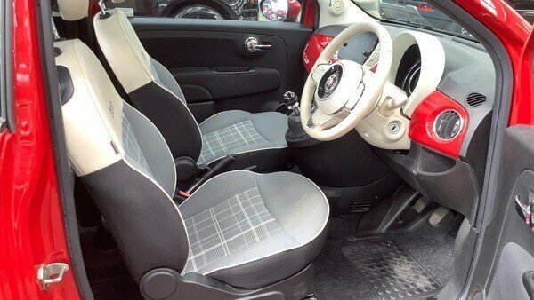 Fiat 500 1.2L Lounge YP18OHW Red #4