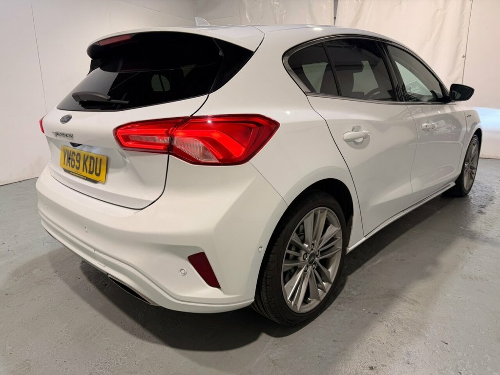 Ford Focus 1.5L Vignale YM69KDU White #3
