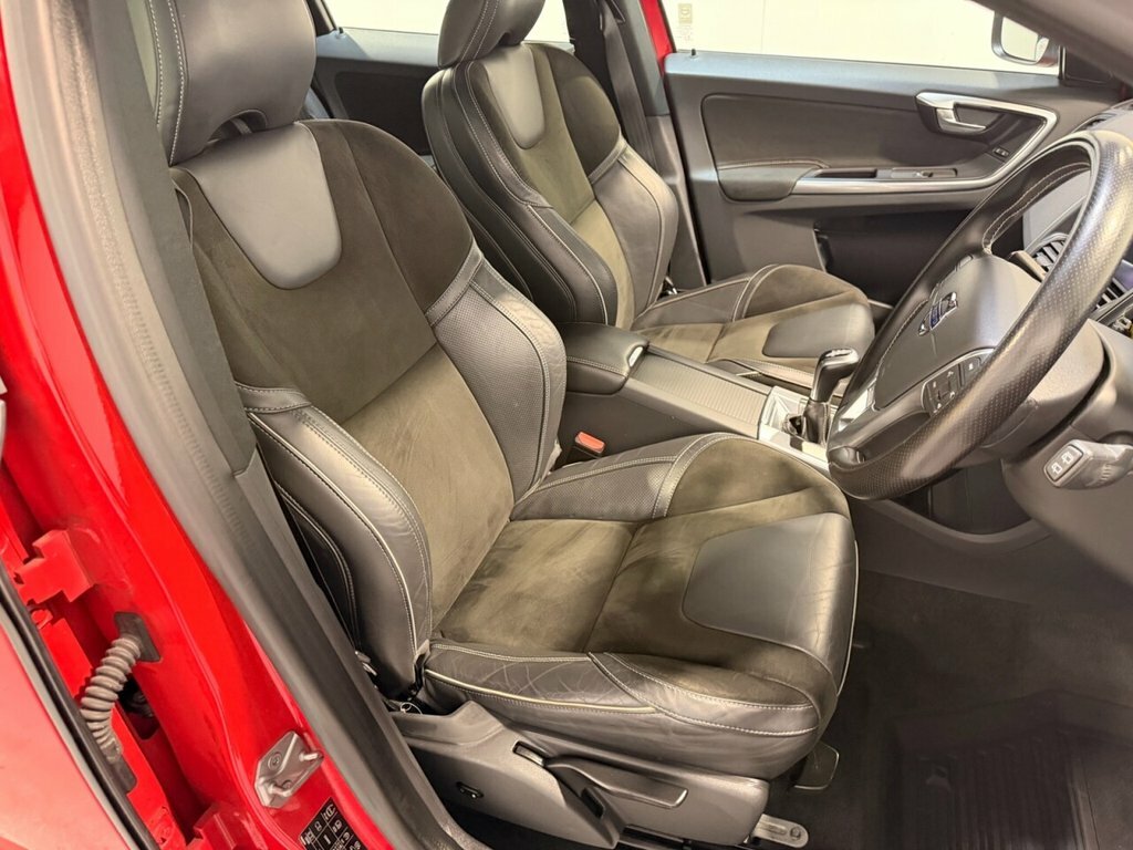 Volvo XC60 2L R-design Nav Red #6
