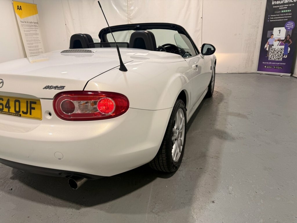 Mazda MX-5 1.8L Se White #6
