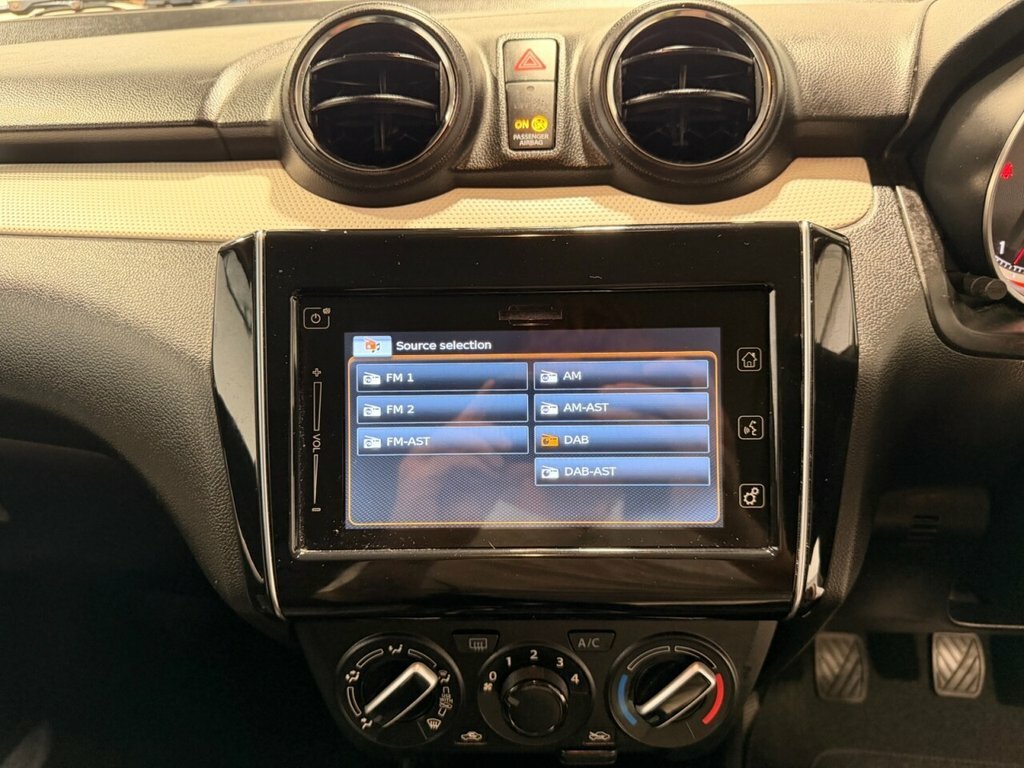 Suzuki Swift 1L Sz-t Red #5