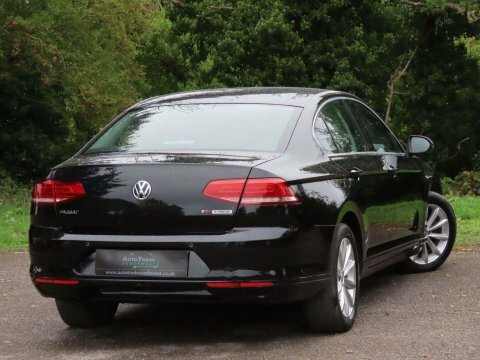 Volkswagen Passat 1.6 Tdi Bluemotion GM15ZHK Black #4