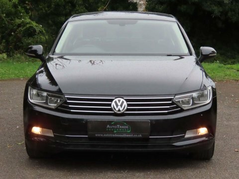 Volkswagen Passat 1.6 Tdi Bluemotion GM15ZHK Black #2