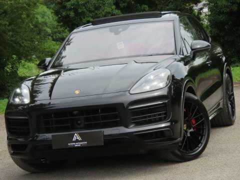 Porsche Cayenne 4.0T V8 Gts Black