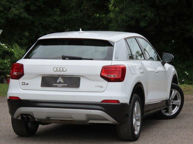 Audi Q2 Automatic White #4