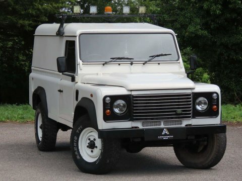 Land Rover Defender 2.4 Tdci Utility White #3
