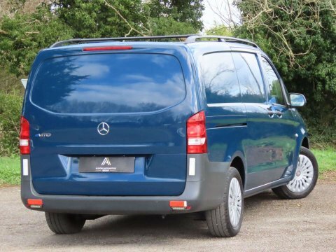 Mercedes-Benz eVito 114 E 41Kwh Blue #4