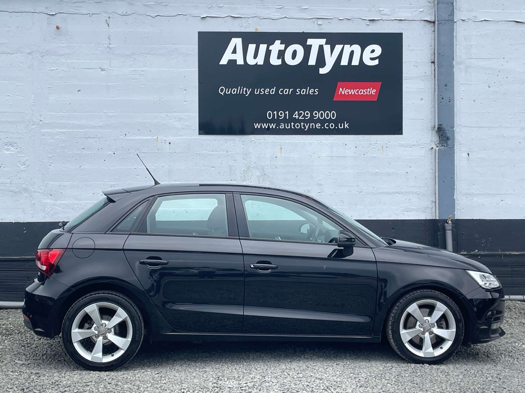 Audi A1 1.4 Tfsi Sport Sportback S Tronic Euro 5 Ss Red #5