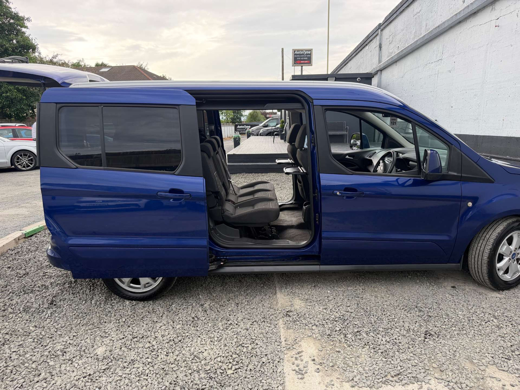 Ford Grand Tourneo Connect Tdci Titanium Black #10