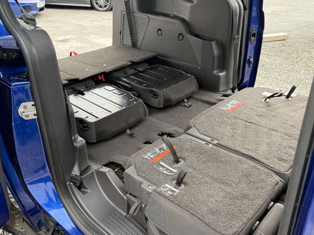 Ford Grand Tourneo Connect Tdci Titanium Black #16