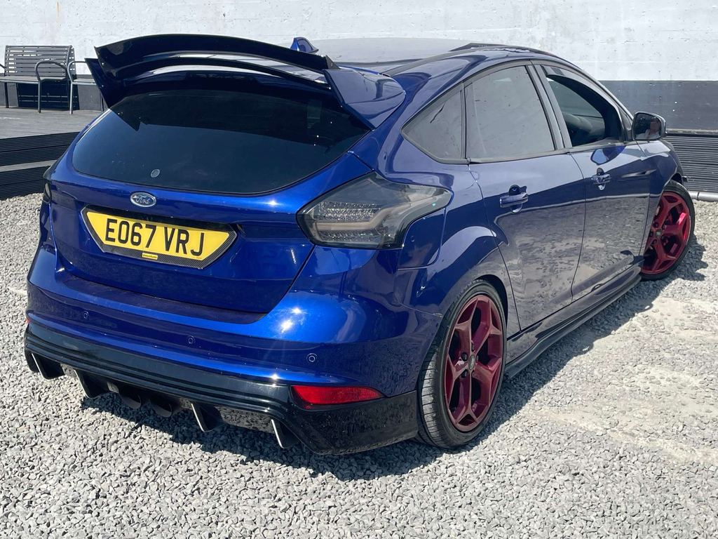 Ford Focus Focus Startline Red #6