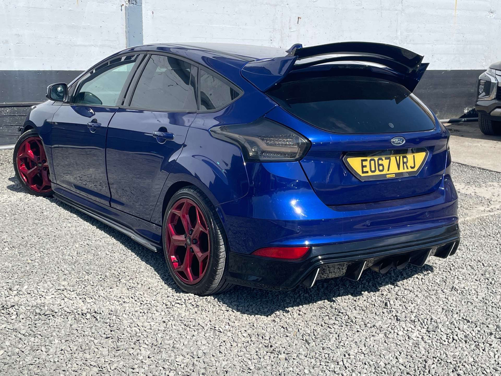Ford Focus Focus Startline Red #8