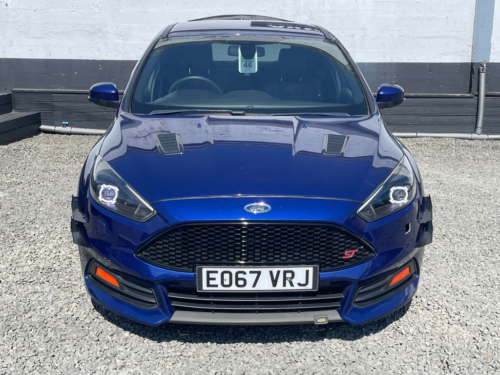 Ford Focus Focus Startline Red #2
