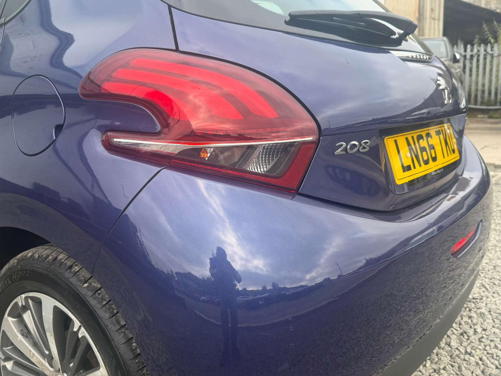 Peugeot 208 Active Silver #10