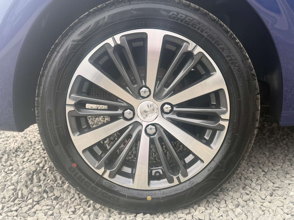 Peugeot 208 Active Silver #13