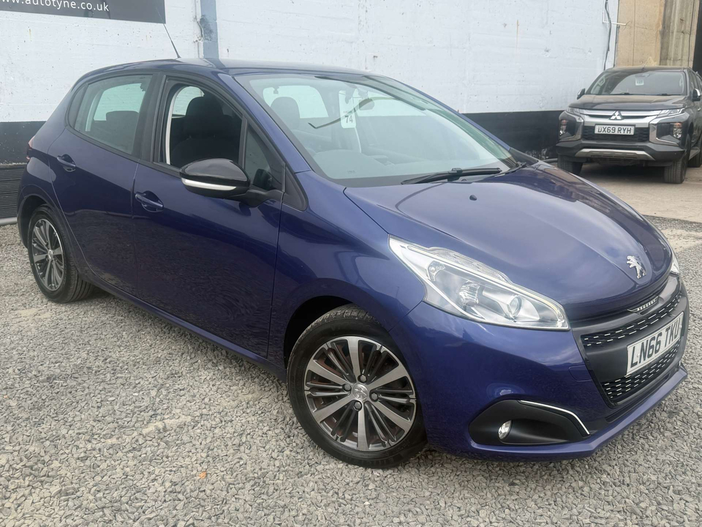 Peugeot 208 Active Silver #1