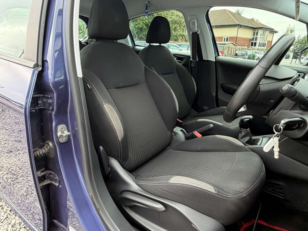 Peugeot 208 Active Silver #16