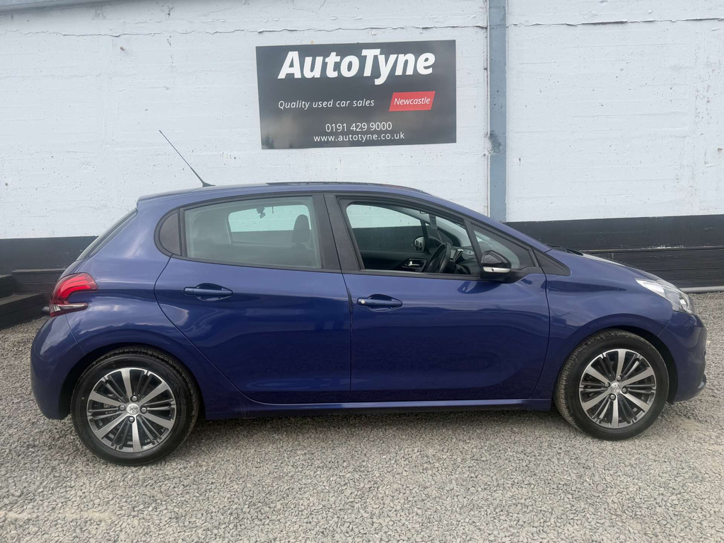 Peugeot 208 Active Silver #5